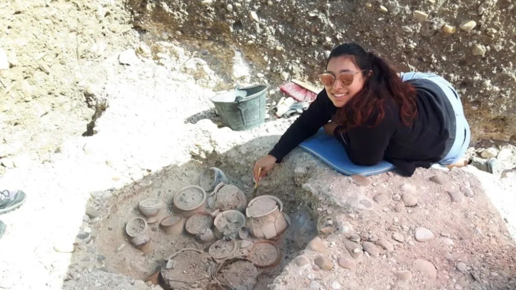 student archaeology