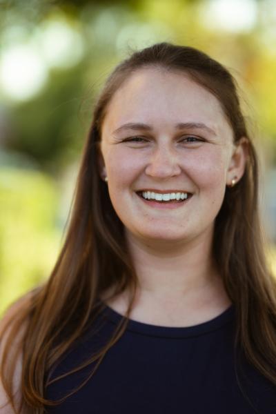 Alumni, Nina Benegas