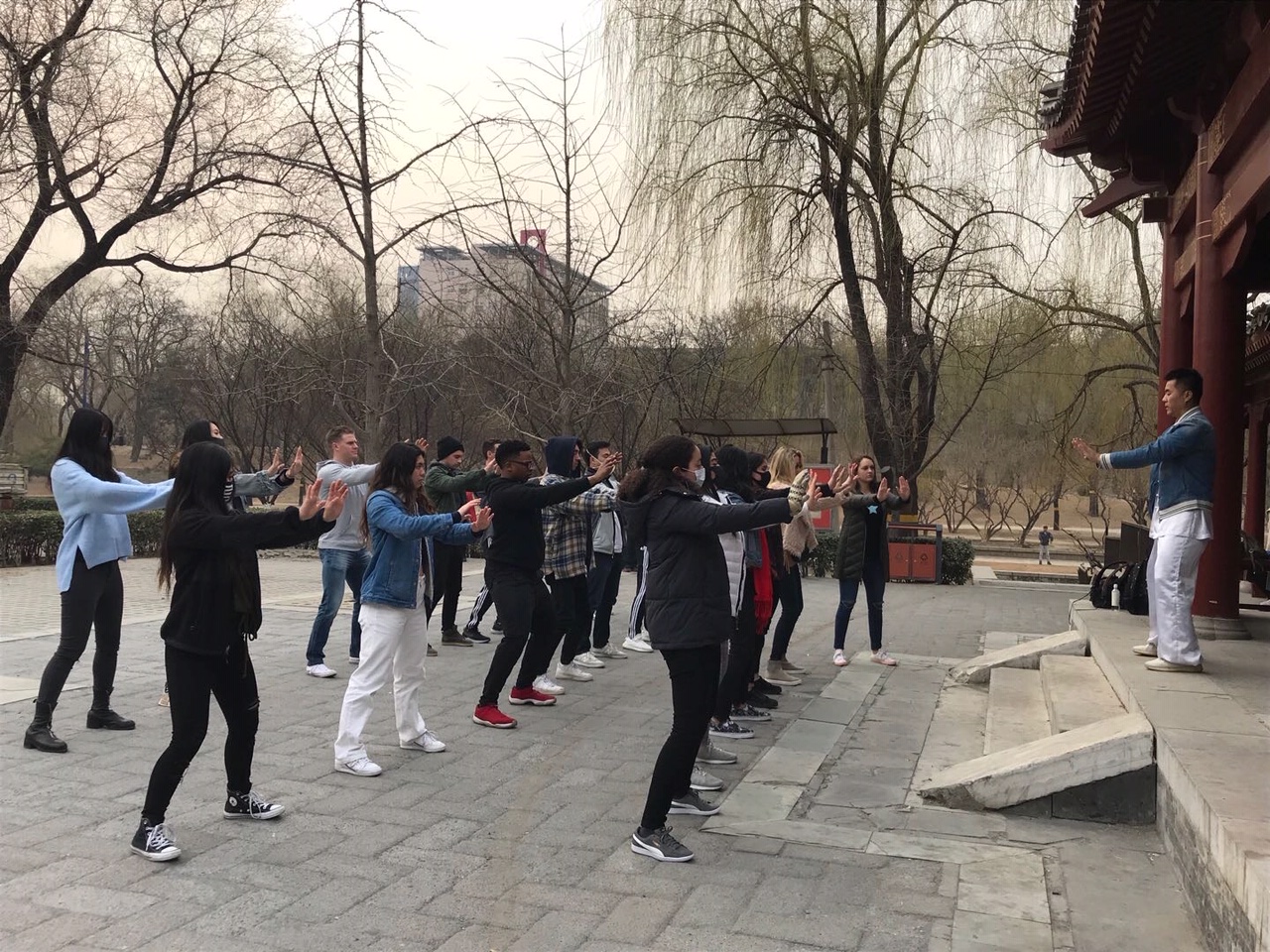 Students practicing feng sui in China Immersion 2019.